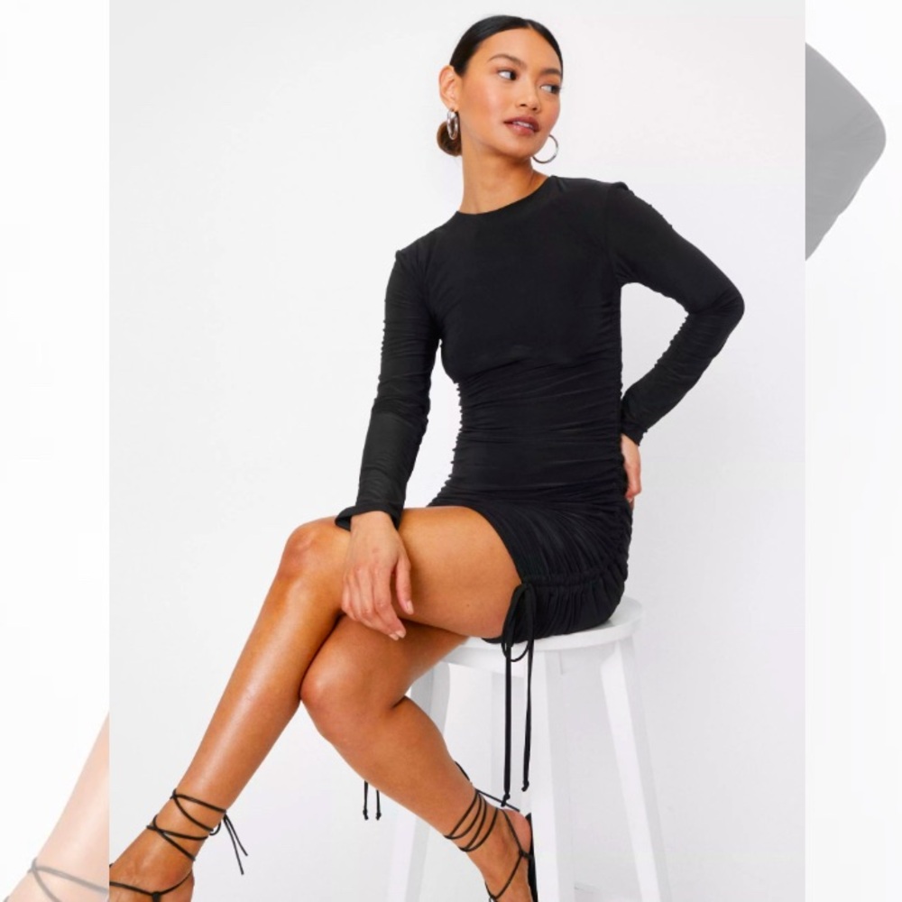 NWT Nasty Gal Women’s Petite Ruched Long Sleeve Mini Dress‎ in Black. Size 10